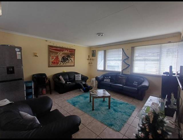 2 BEDROOM TOWNHOUSE FOR SALE IN RIDGEWAY
